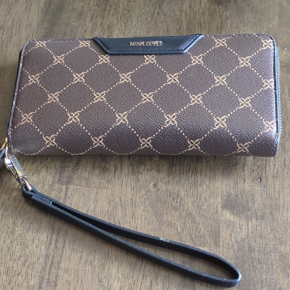 Nine West Brown Patterned Wristlet